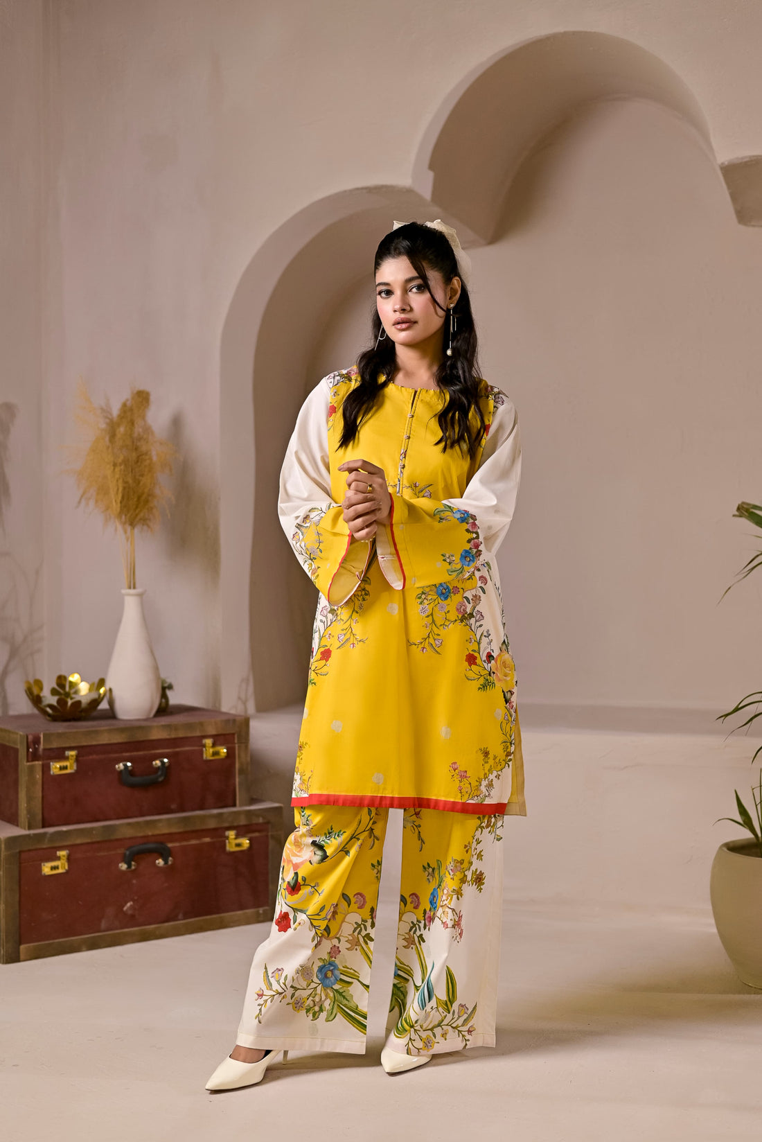 Vibrant yellow cord set